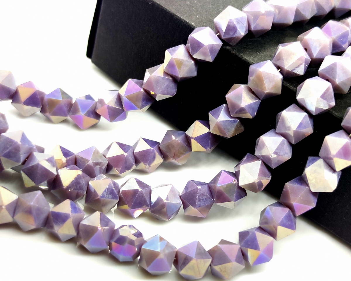 Stiklinis karoliukas facetuotas apvalus violetinis su AB 8x6.5x4mm, juosta