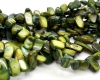 Gėlavandenio perlo kriauklės karoliukai žali-samaniniai 5x8-10x25mm, juosta